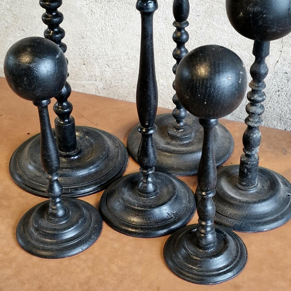 6 wooden porte-coiffes/wig stands