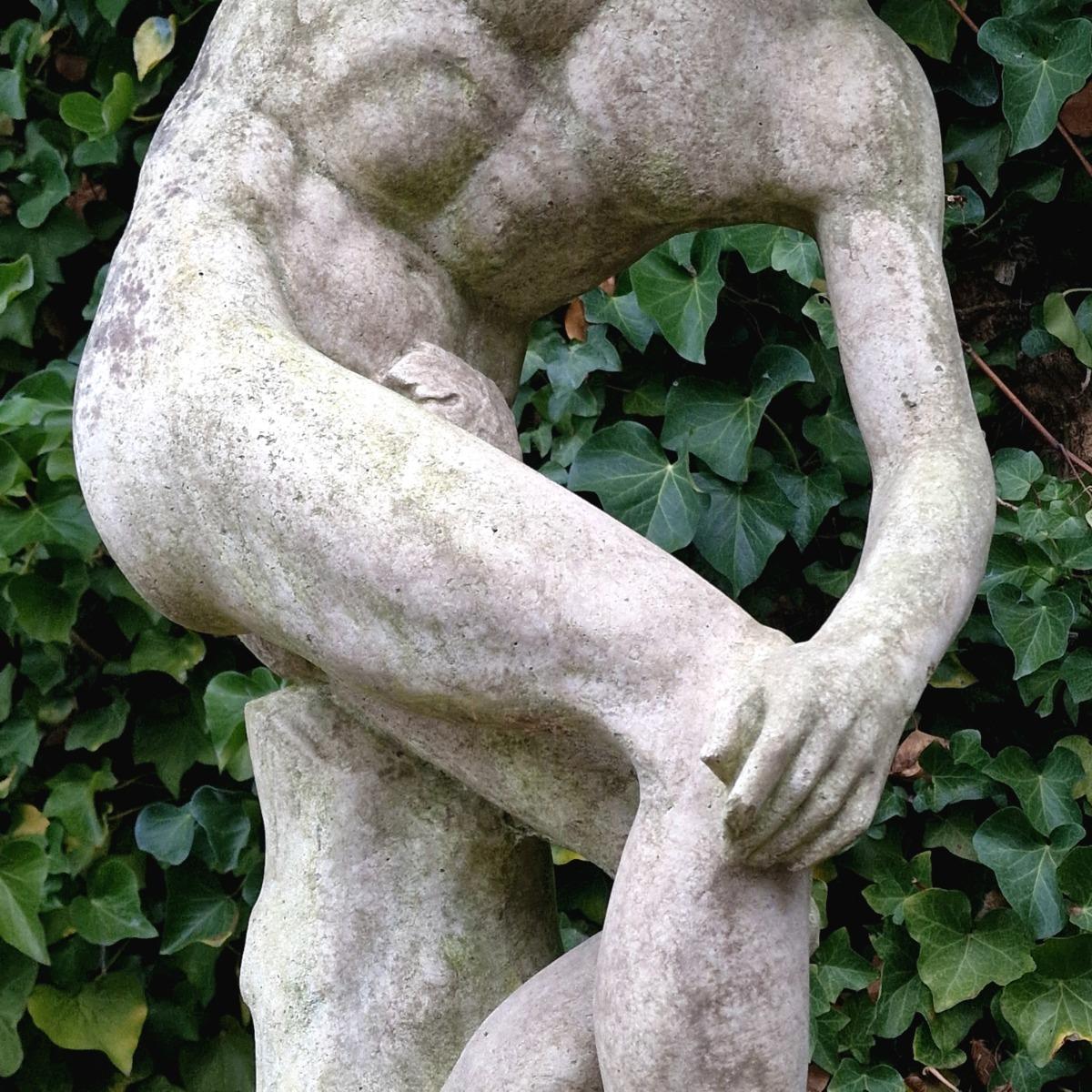 Discobolus statue