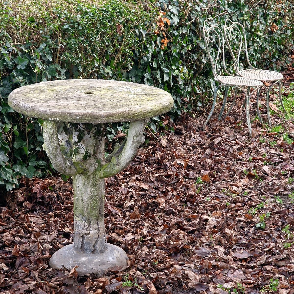 Faux-bois garden table