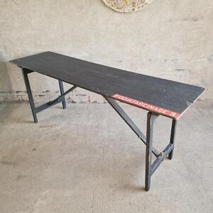 Foldable table