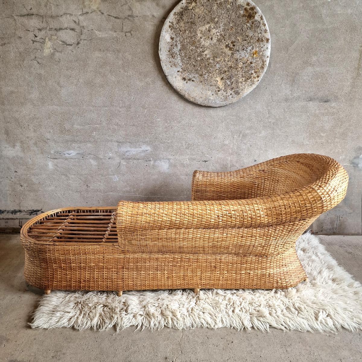 Oversized rattan daybed