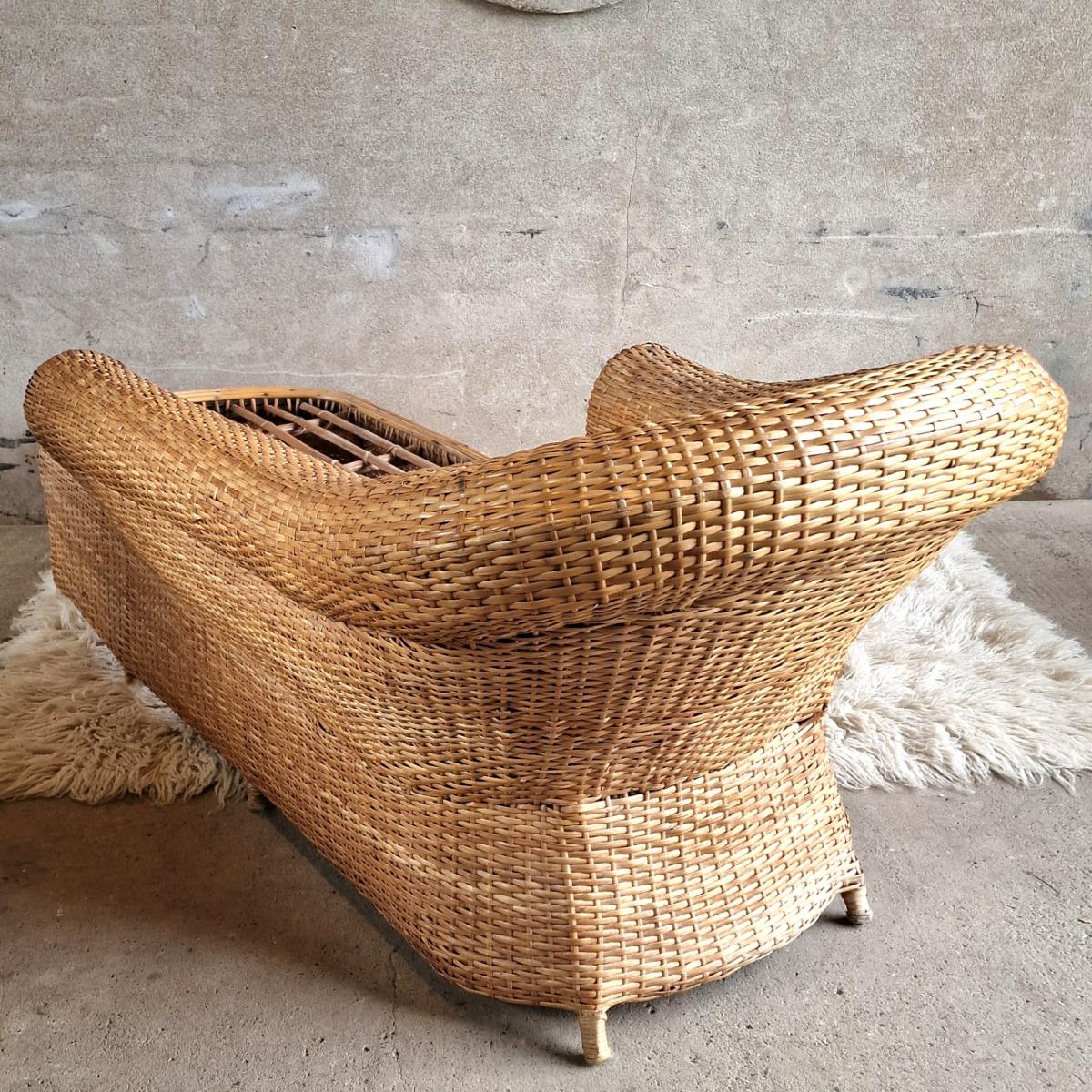 Oversized rattan daybed