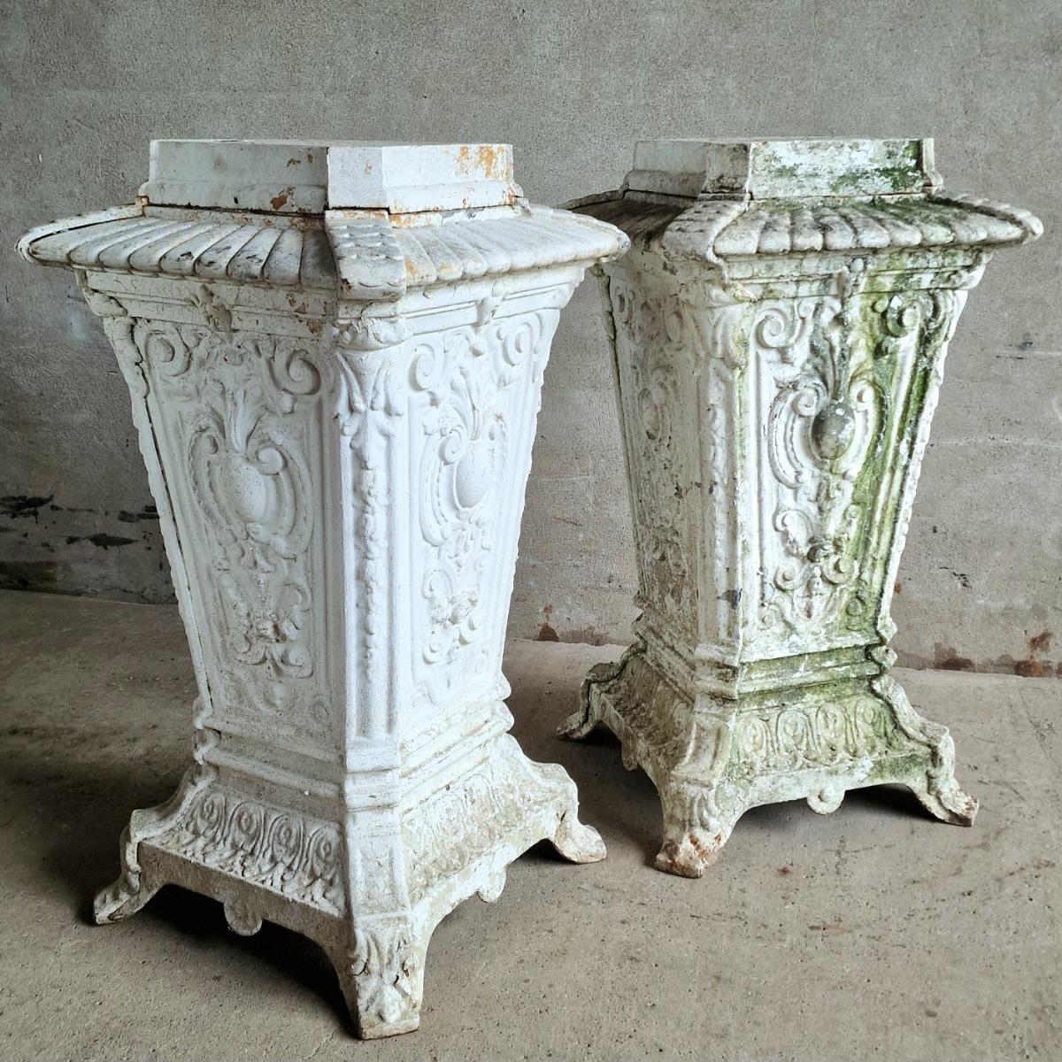 Pair of 19thC cast iron columns