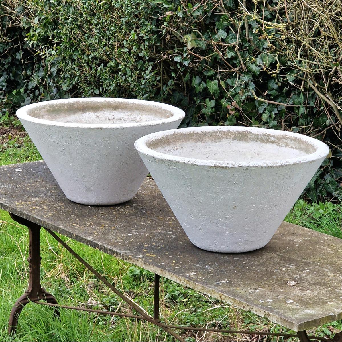 Pair of conical Willy Guhl planters