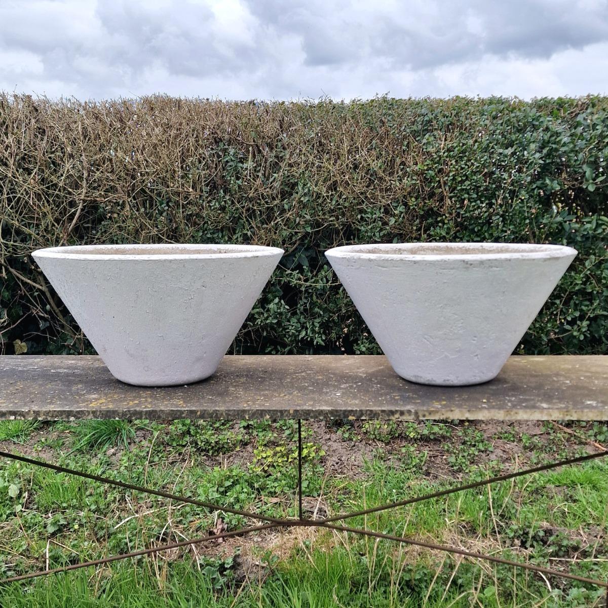 Pair of conical Willy Guhl planters