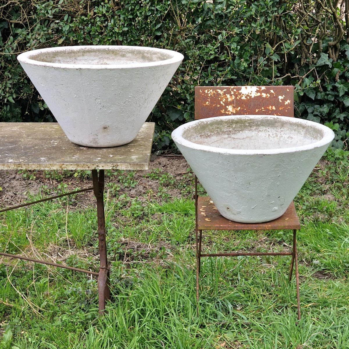 Pair of conical Willy Guhl planters