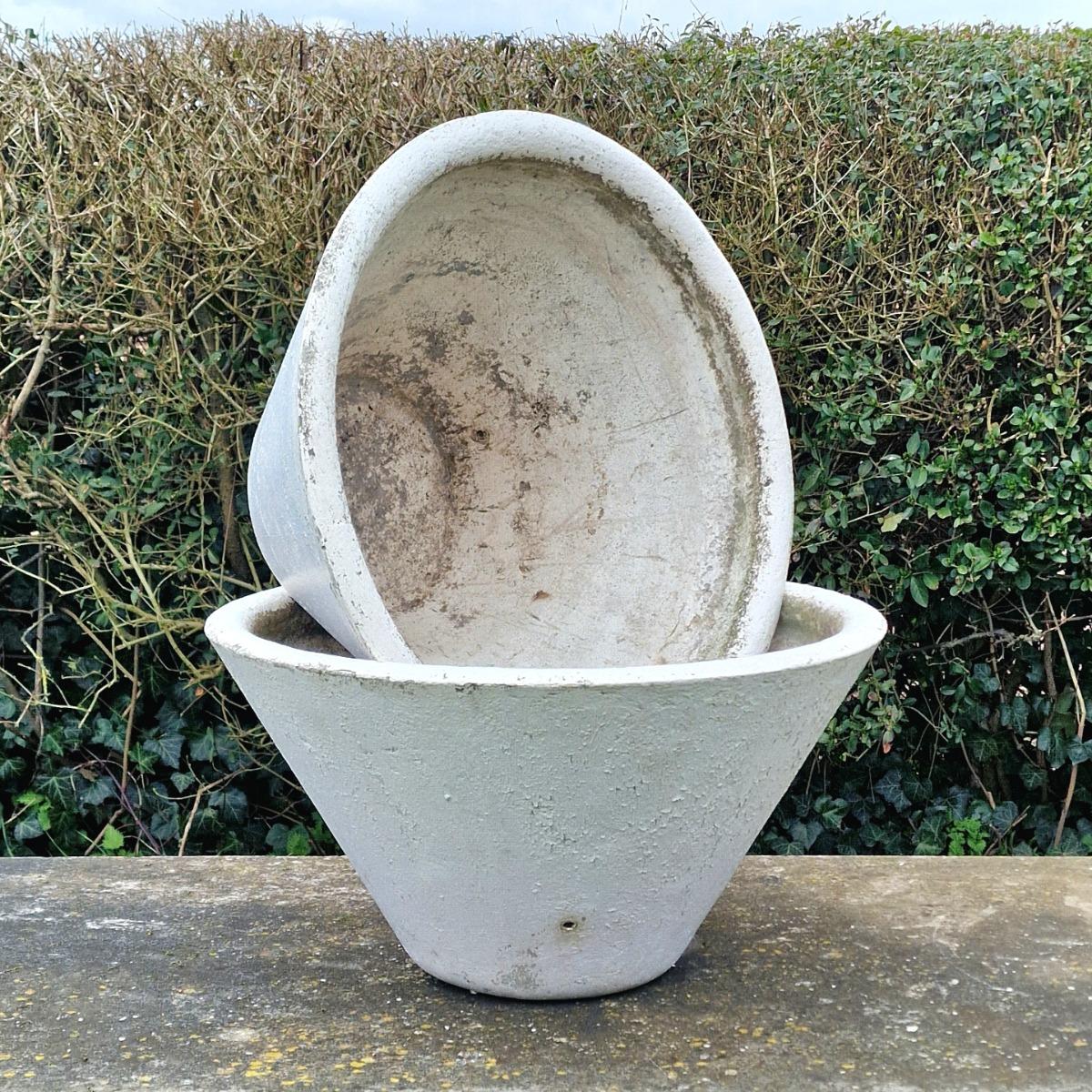 Pair of conical Willy Guhl planters