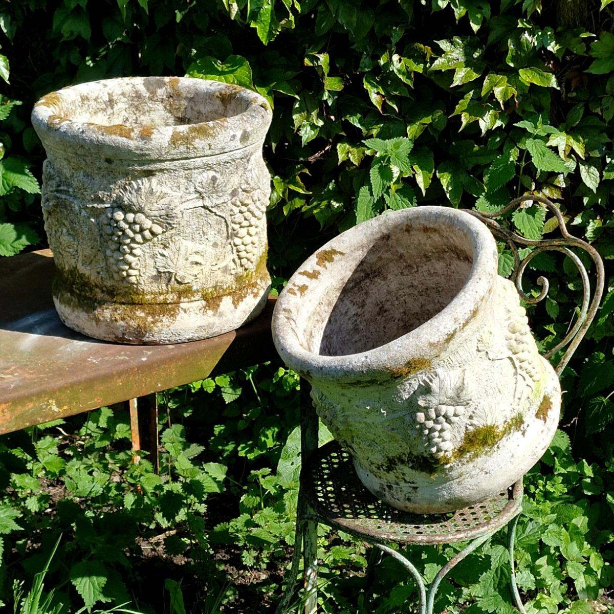 Pair of grapevine planters