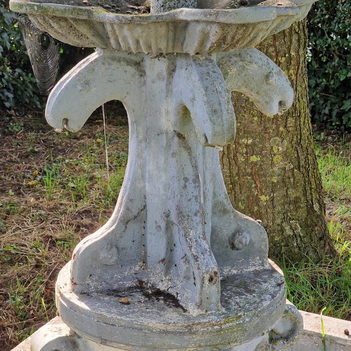 Unique pigeon fountain