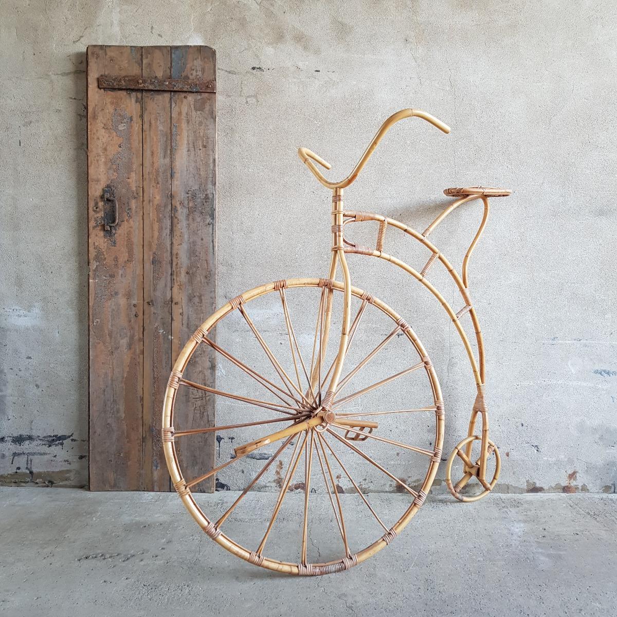 Vintage rattan bicycle