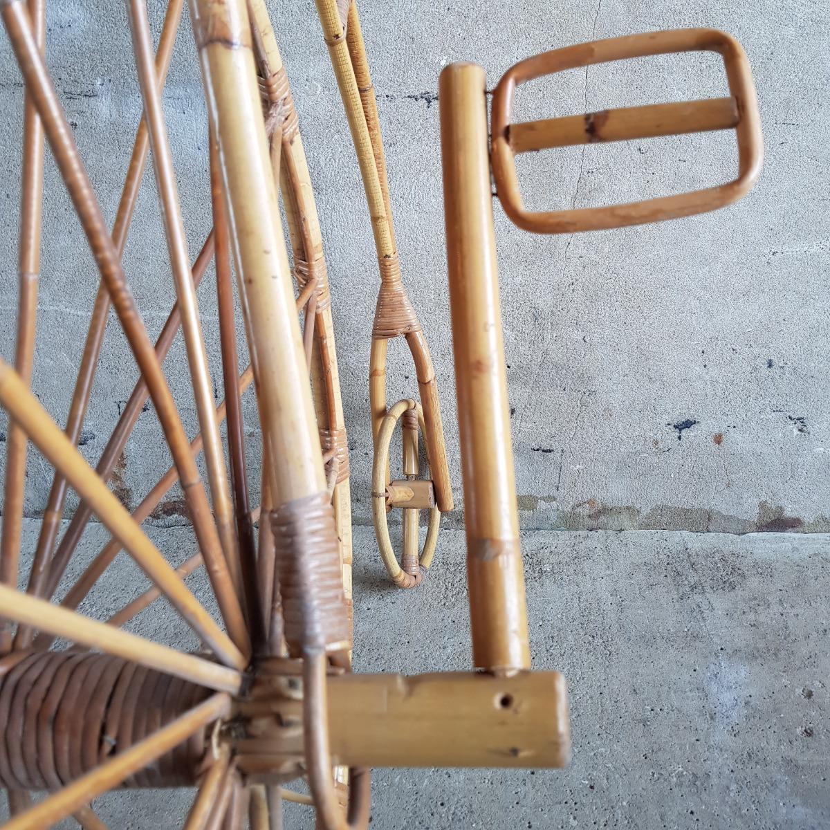 Vintage rattan bicycle