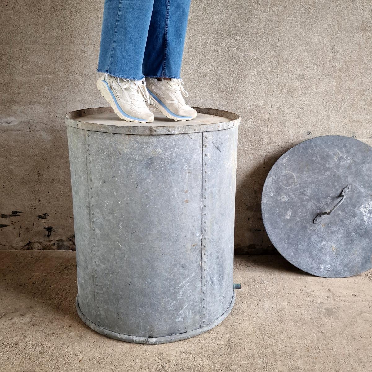 XL galvanized container